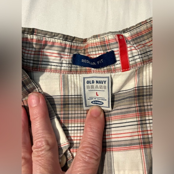 Old Navy Men’s Large Short Sleeve shirt - Picture 3 of 5